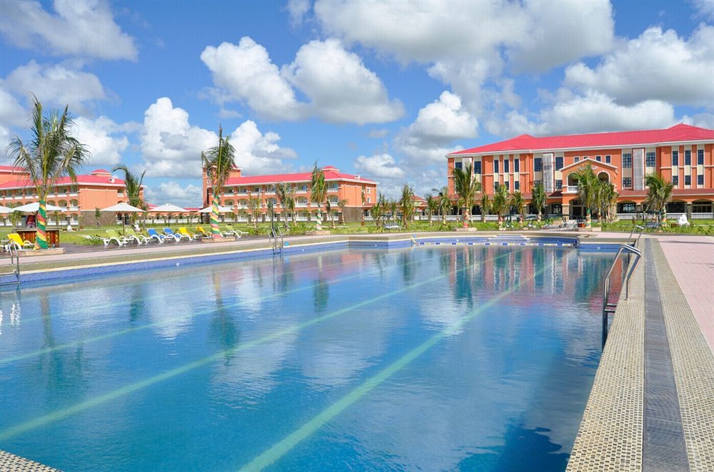Golden Peacock Resort Hotel Beira Exteriör bild
