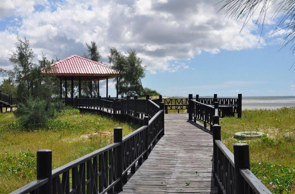 Golden Peacock Resort Hotel Beira Exteriör bild
